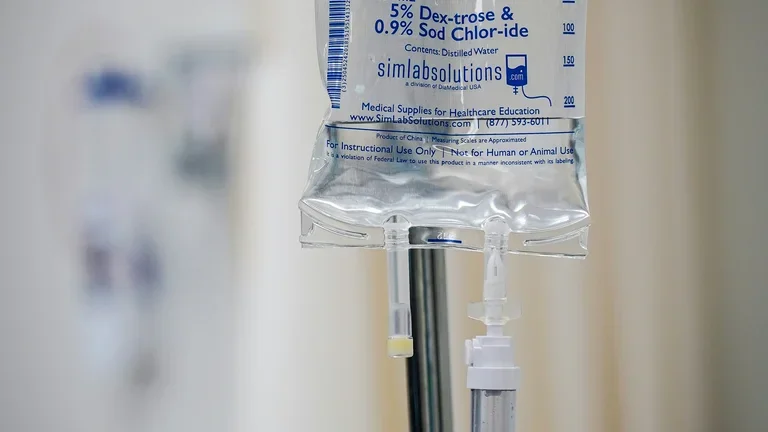 Infusionsbeutel auf einem Gestell
